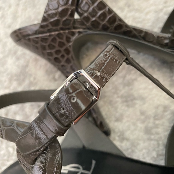 YSL Saint Laurent leather T-strap snake embossed sandals - Picture 4 of 5